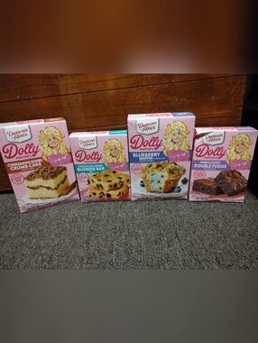 Dolly Parton x Duncan Hines Baking Mixes - Pink Variety Pack